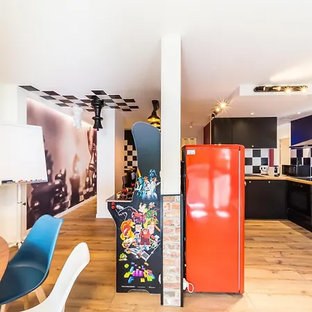 Superbe 5 Pieces 90M2 - Escape Party, 8Pers *